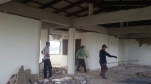 รื้ออาคาร 5 ชั้น หาดบ้านอำเภอ พัทยา ภาพที่ 1